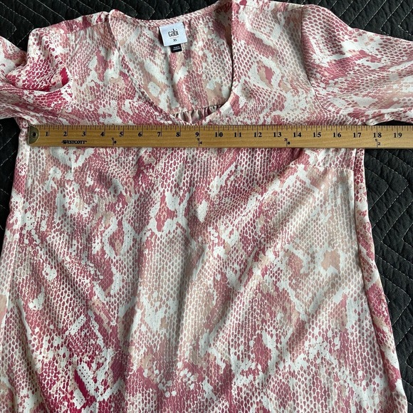 Cabi Blouse Womens Extra Small Pink Bethany Snake Print Top 5708 Balloon Sleeve - Picture 7 of 10